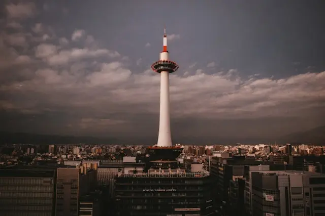 kyoto-tower-guide