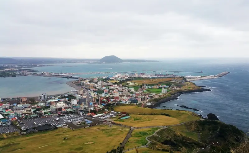 where-to-stay-in-jeju-island-pelago-lead-min