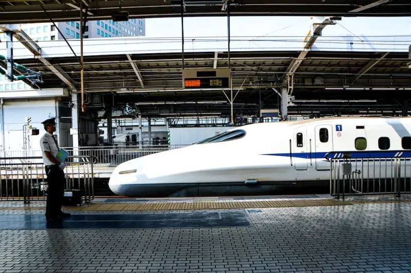 shinkansen-bullet-train-pelago-1