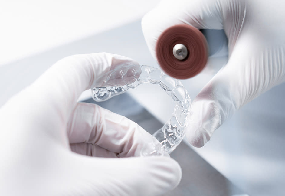 PlusDental® | Unsichtbare Zahnschienen vom Testsieger für gerade Zähne