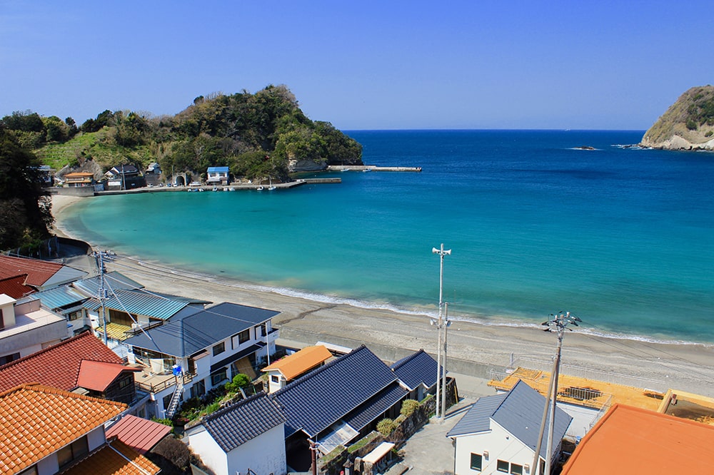 6 岩地海水浴場