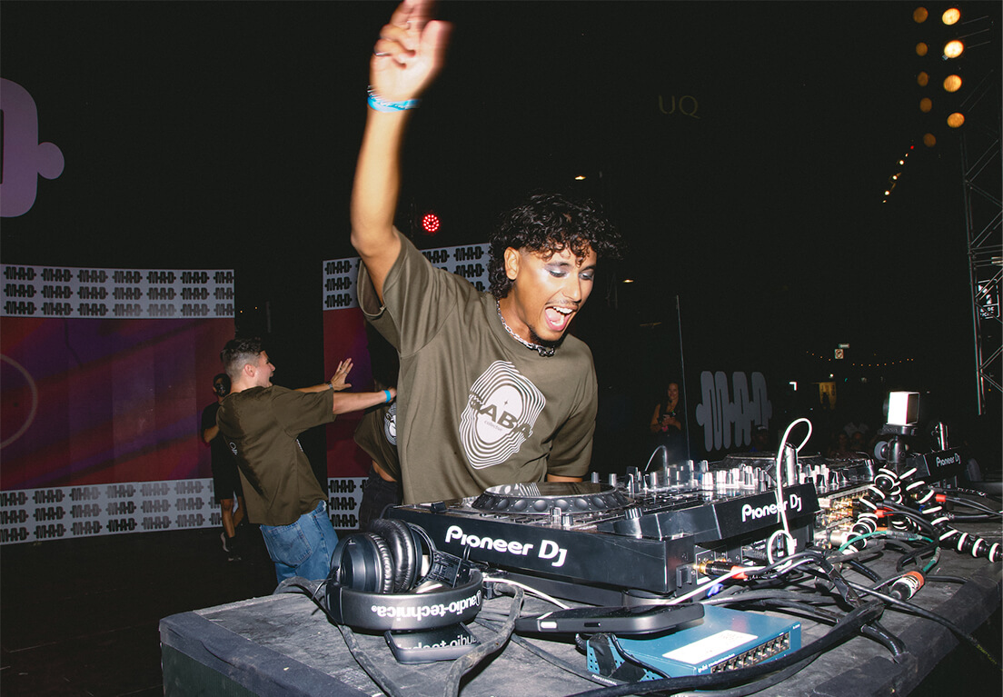 Time Out Market and Patinoire sous l'Anneau (Esplanade PVM at Place Ville Marie) 