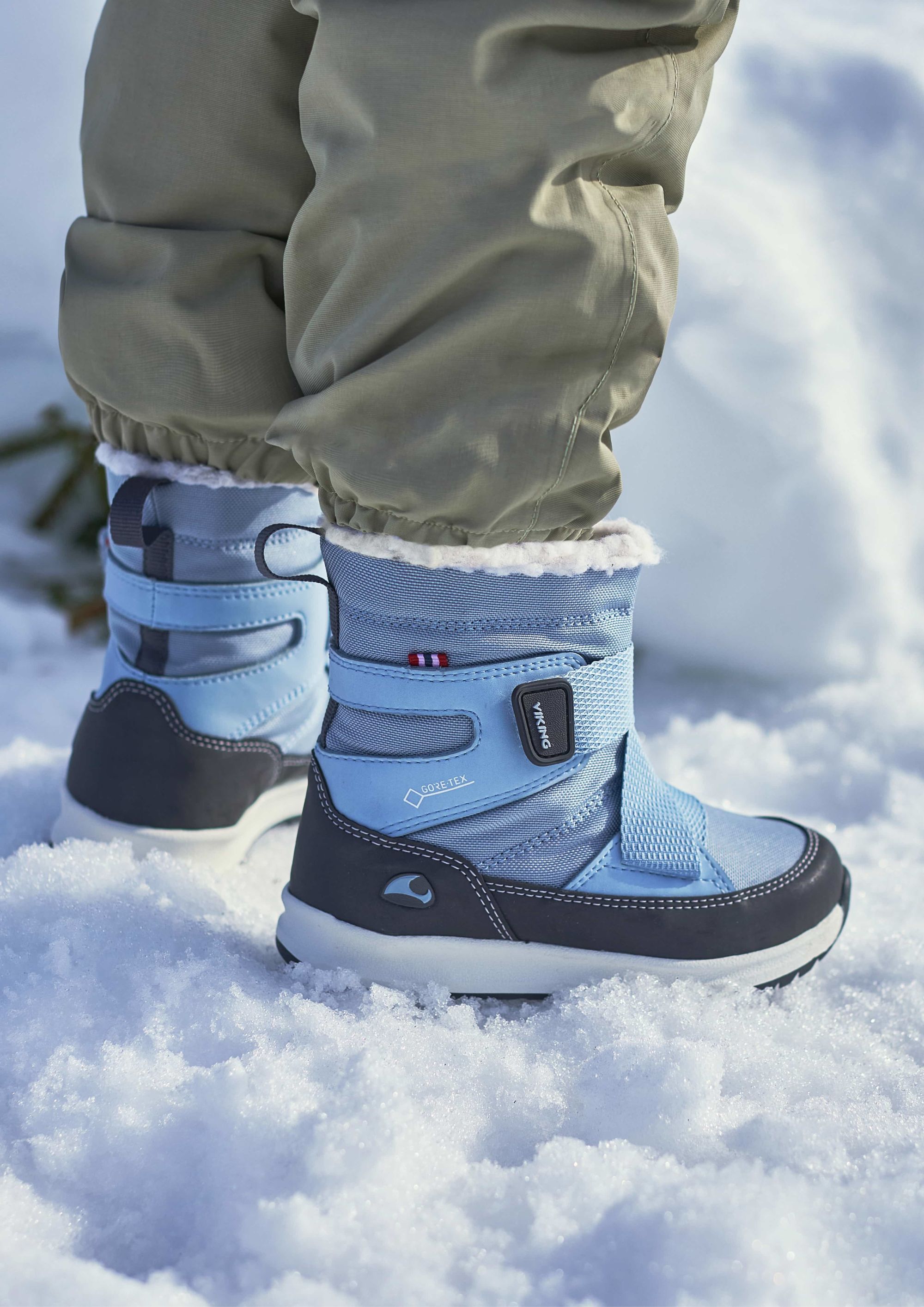 Winter shoes from viking in blue to find on babyshop