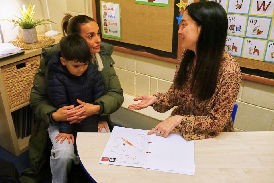 Images/Parent and teacher talking