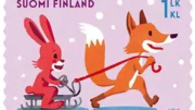 lumihiutaleita, puita, hiiri, lintuja, marjoja sekä kettu ja kani.
