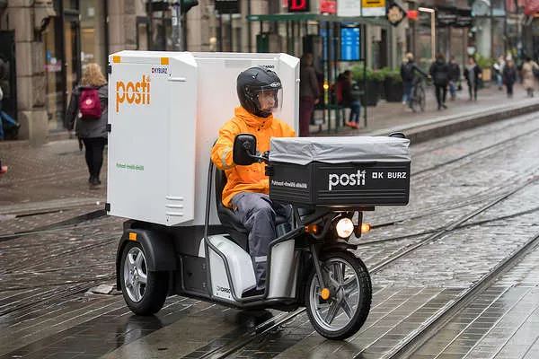 sahkoskootteri pakettijakelu