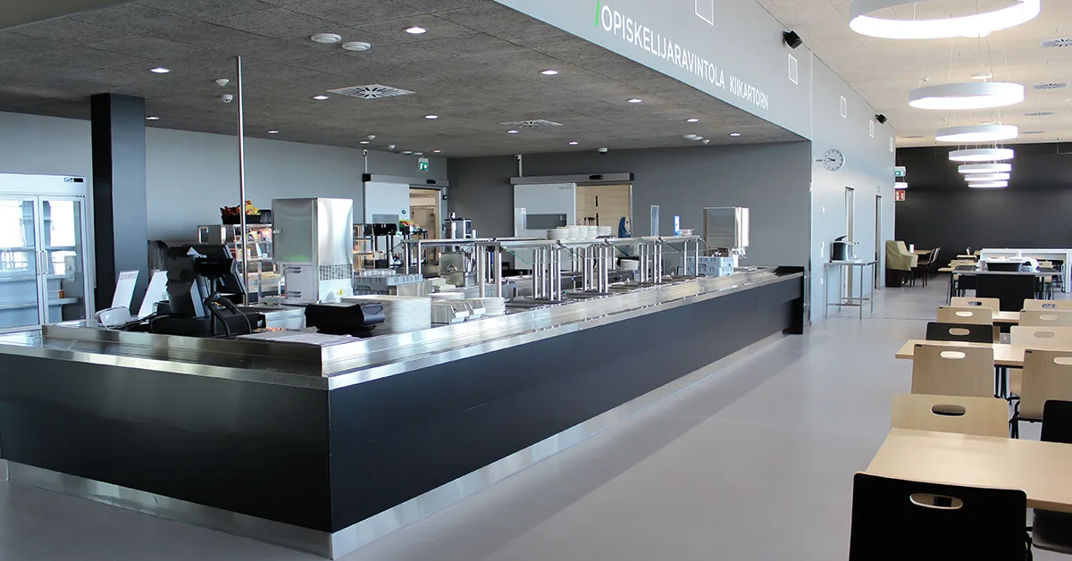 Kiikartornissa ruokailijoiden määrä vaihtelee 150 ja 300 välillä kausittain.