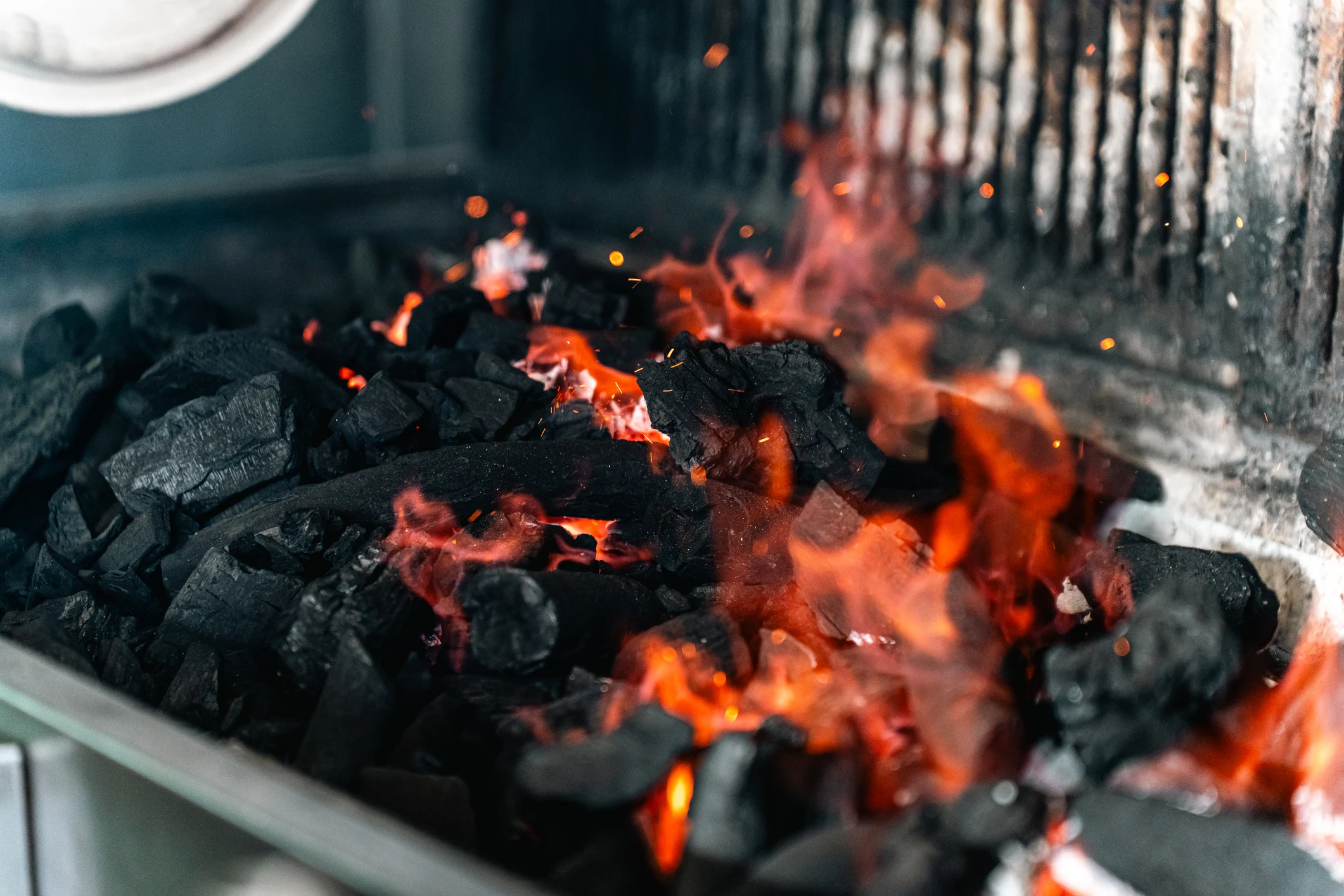 Puuhiiliuunit ja grillit