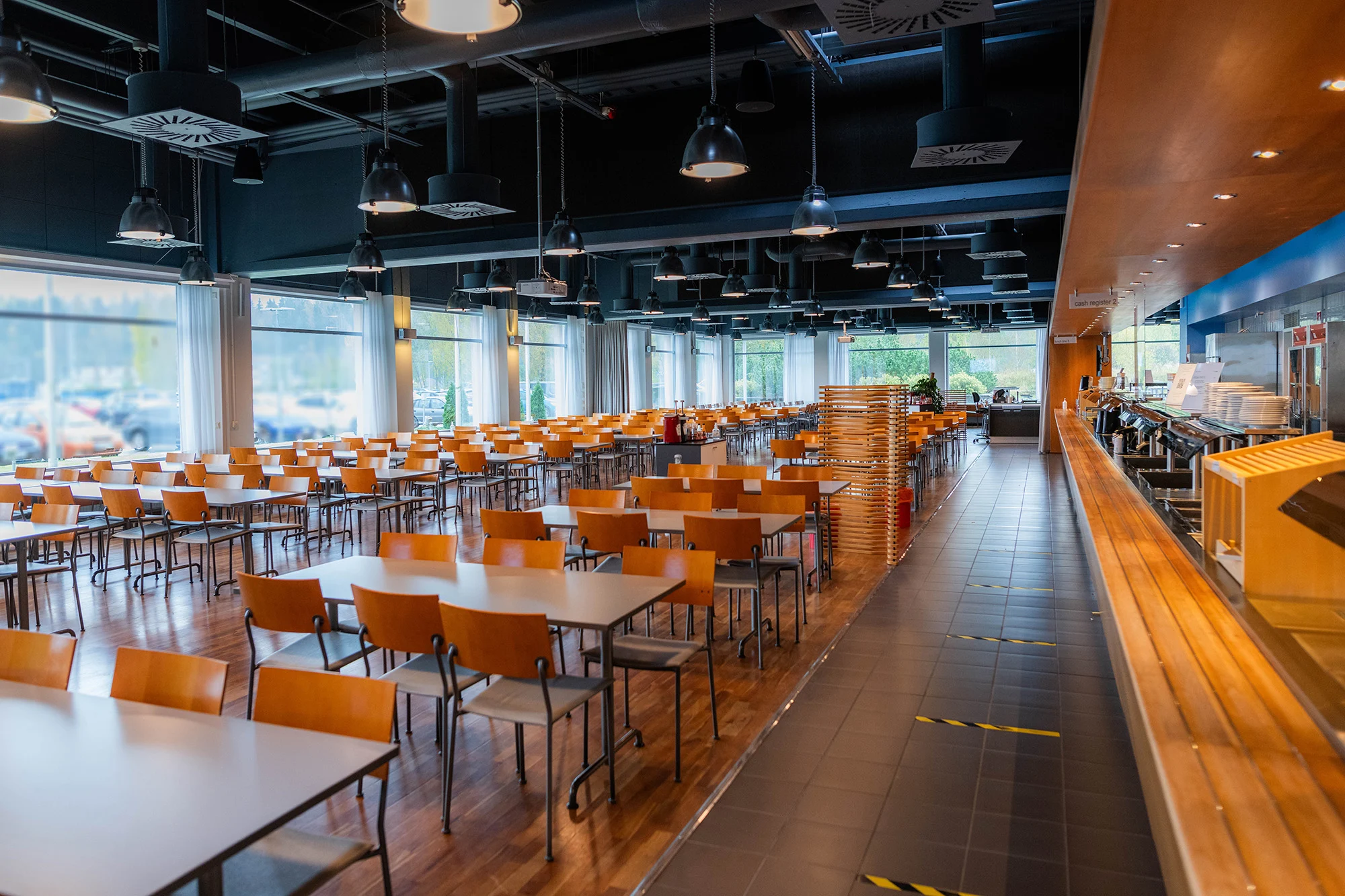 Ravintola palvelee päivittäin noin 750 ruokailijaa.