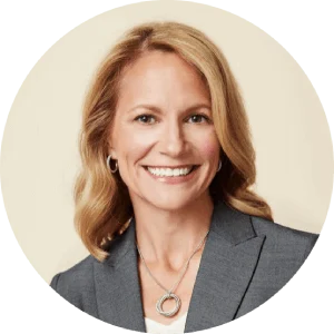 Jennifer Davis - رئيس قسم العناية بالمرأة