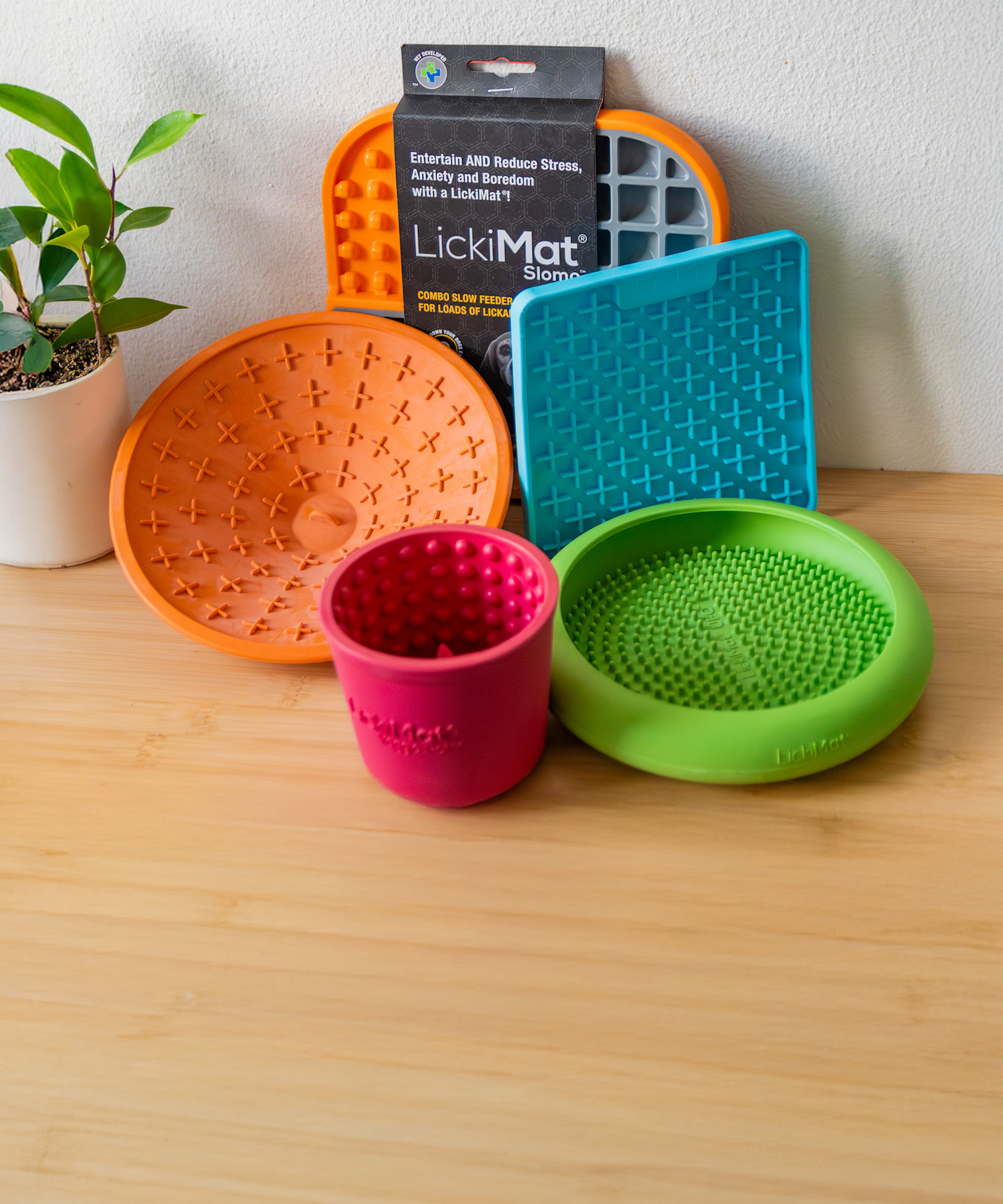 LickiMat matskåler i forskjellige farger