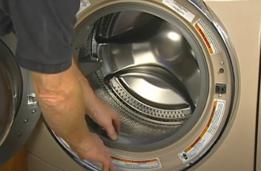 check-the-washing-machine-door-boot-seal