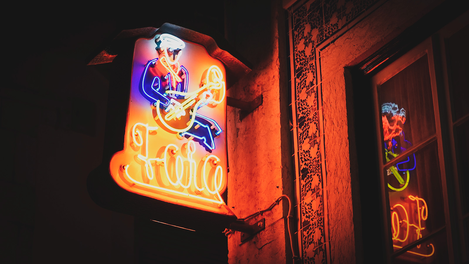 Neon sign at Bairro Alto