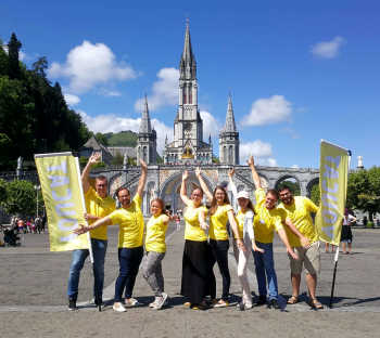 YOUCAT - called to serve in Lourdes (2)