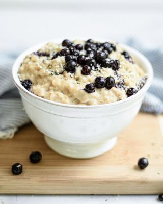 High Protein Vanilla Blueberry Oatmeal