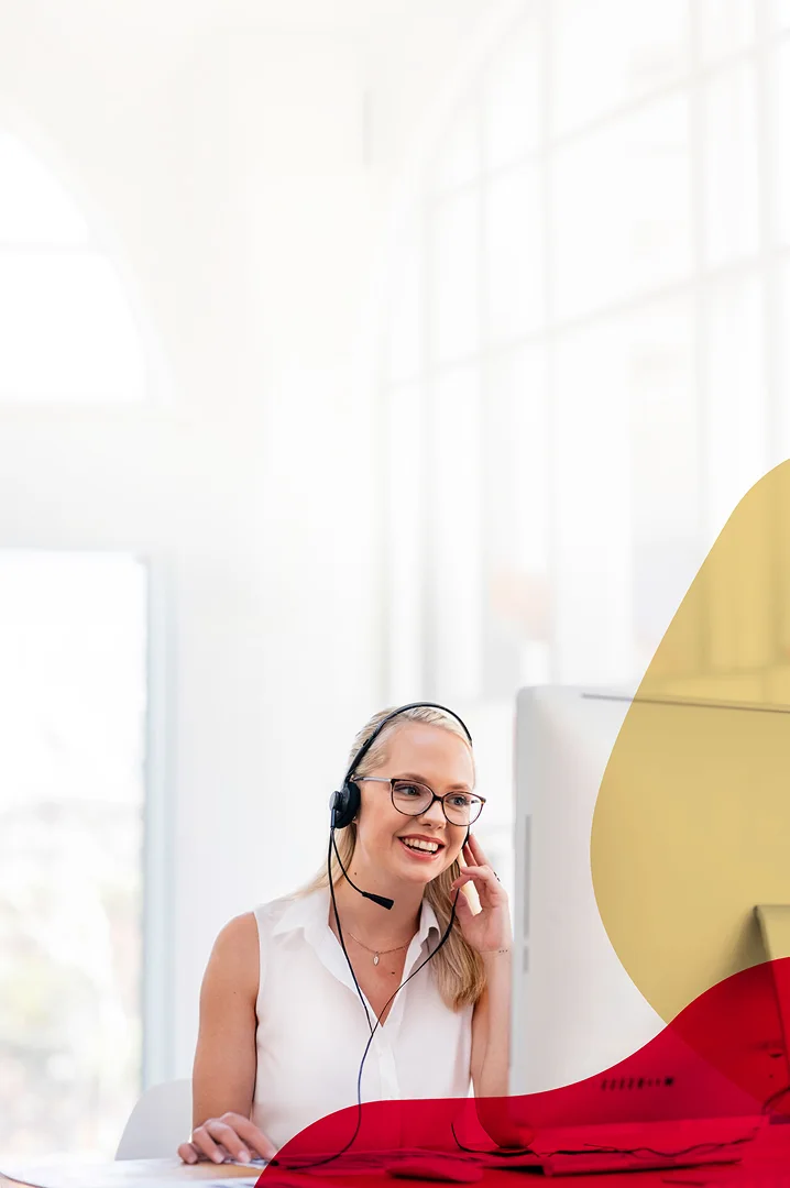 banner-female-headset-computer-m