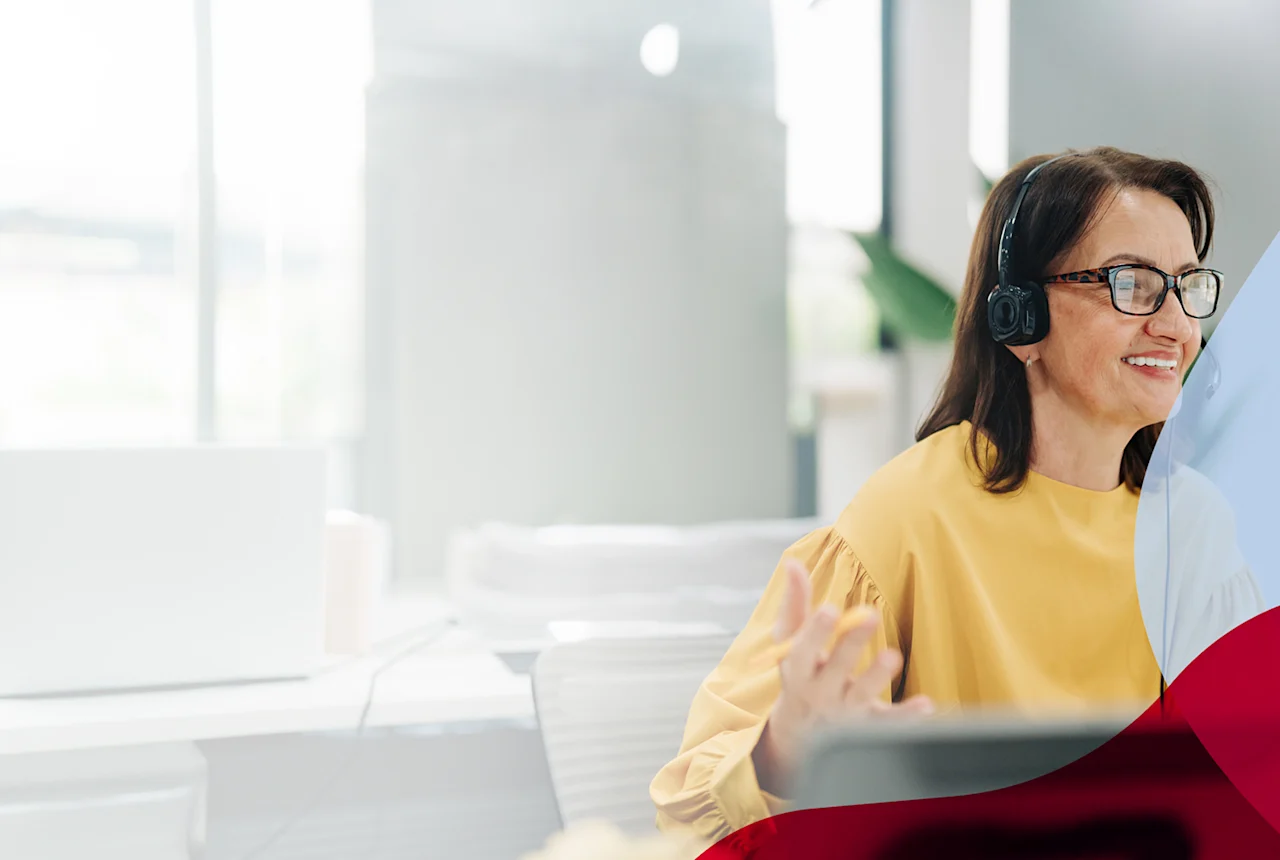 banner-woman-headset-yellow-sweater-2-t