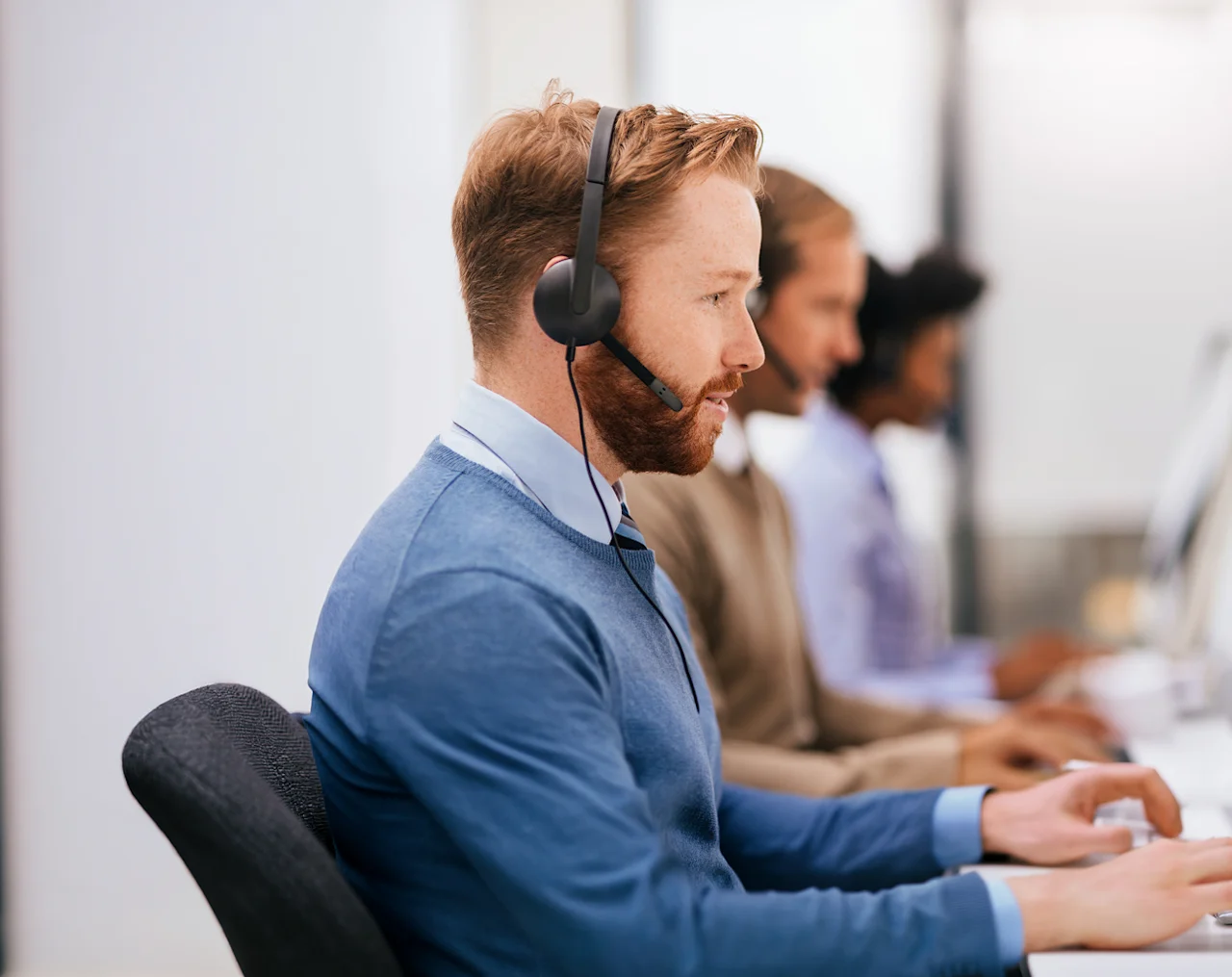 media-Call-center-worker-d