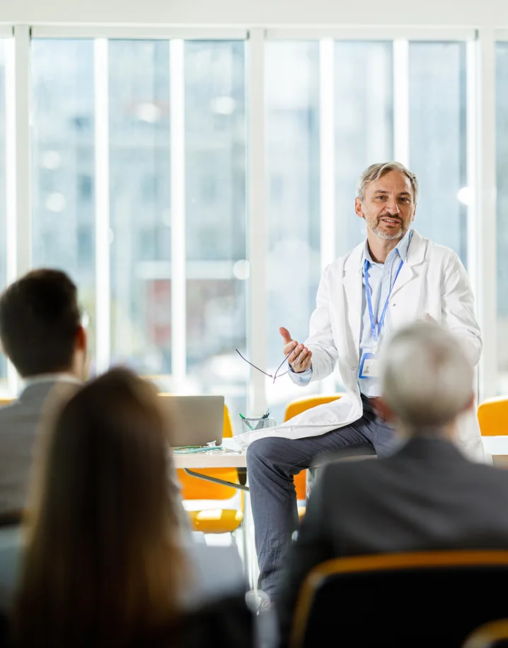 header-male-medical-doctor-leading-seminar-m