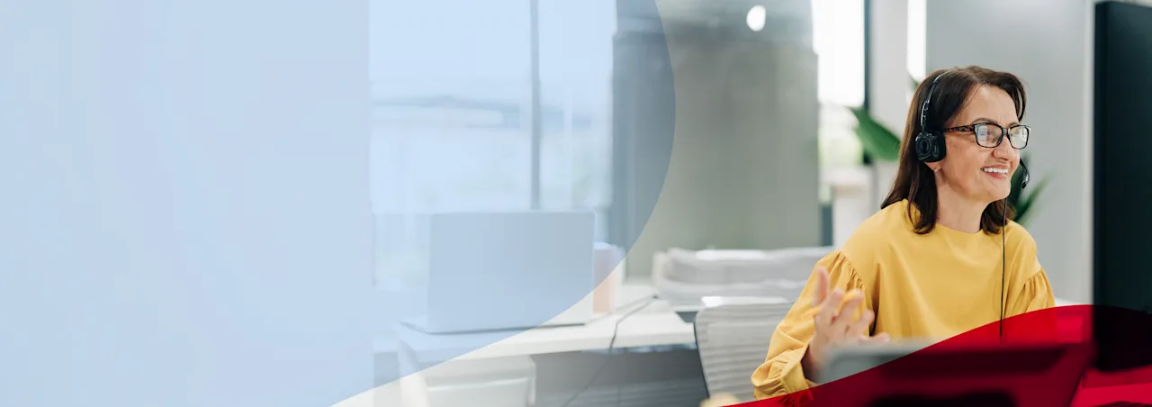 banner-woman-headset-yellow-sweater-d