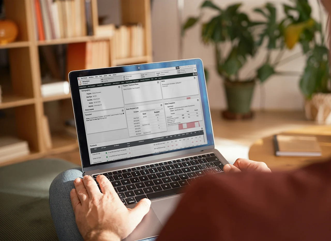 media-laptop-dashboard-t