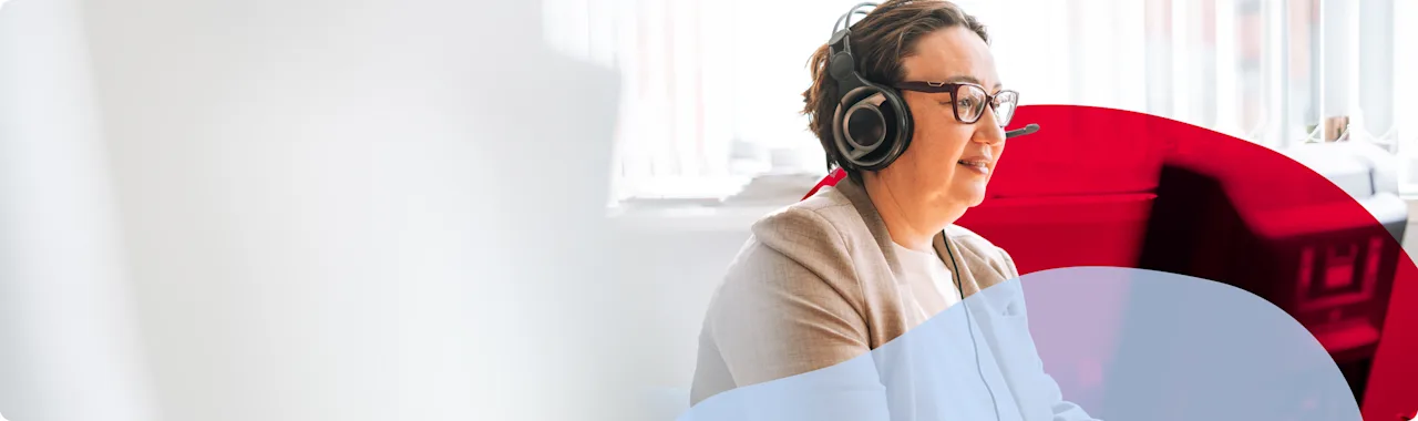 header-woman-headset-d