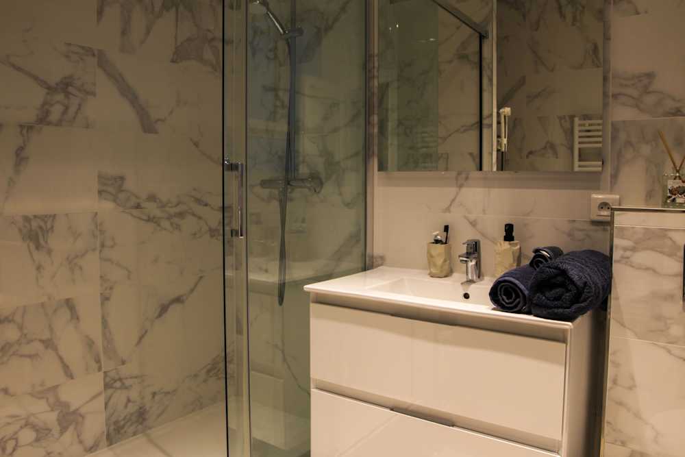 BELL - Bathroom - Main