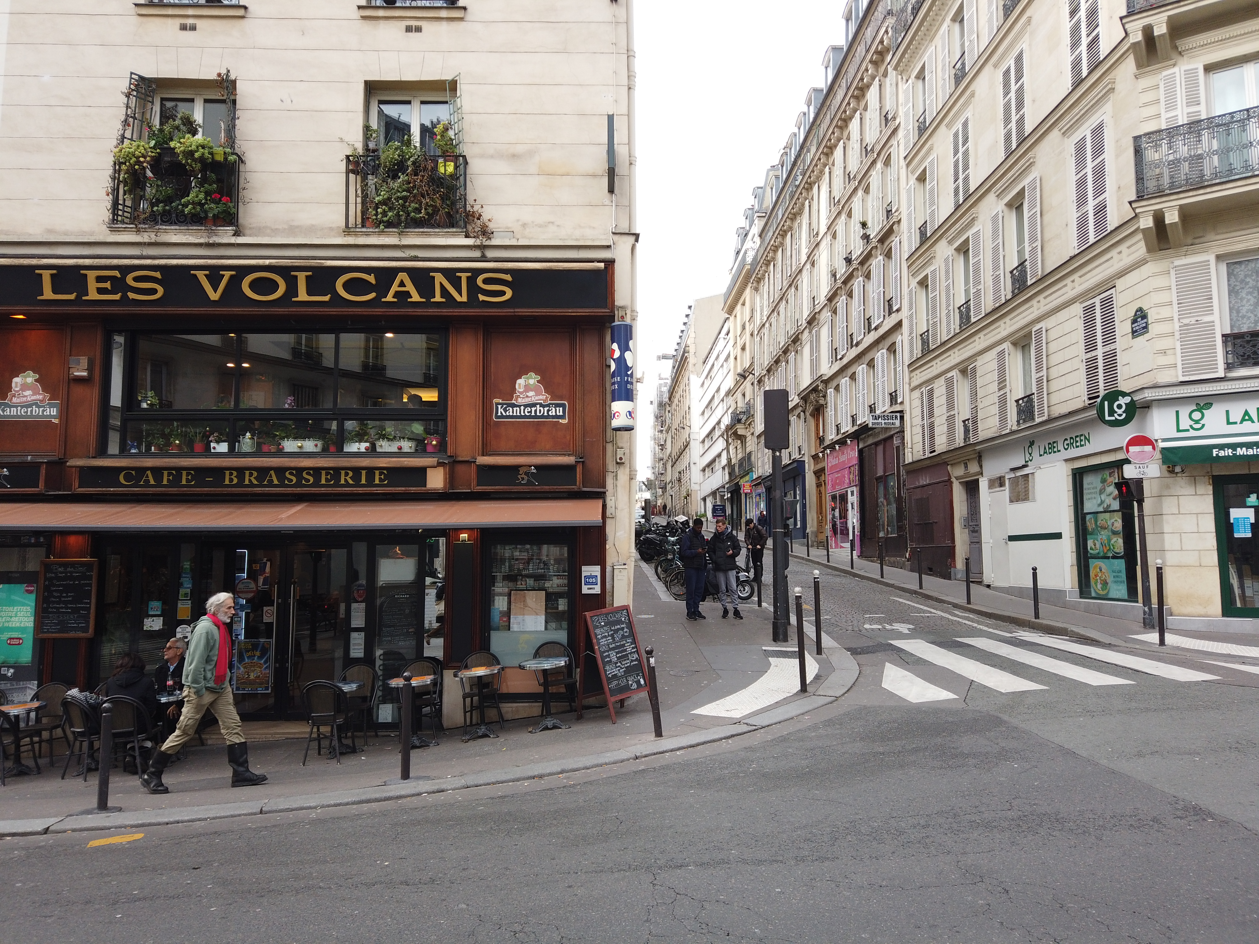 La Maison Poissonnière - Outside - Street