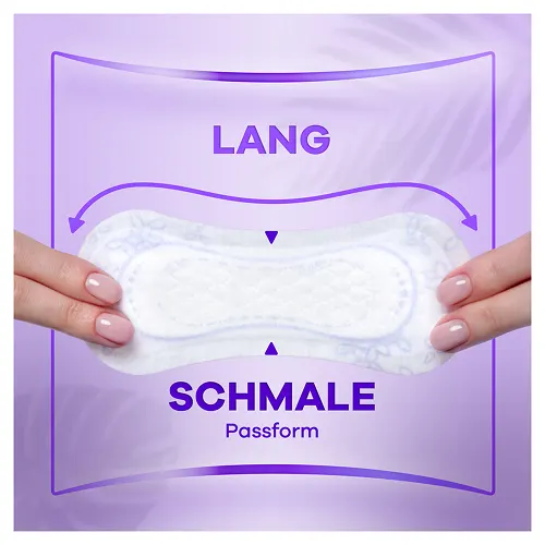 Always Slipeinlage wird von Händen gehalten, um die lange, schmale Passform hervorzuheben.