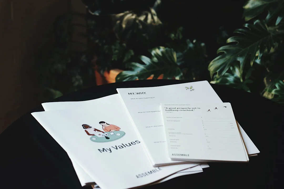 Booklets and sheets used by Assemble staff for coaching and evaluation