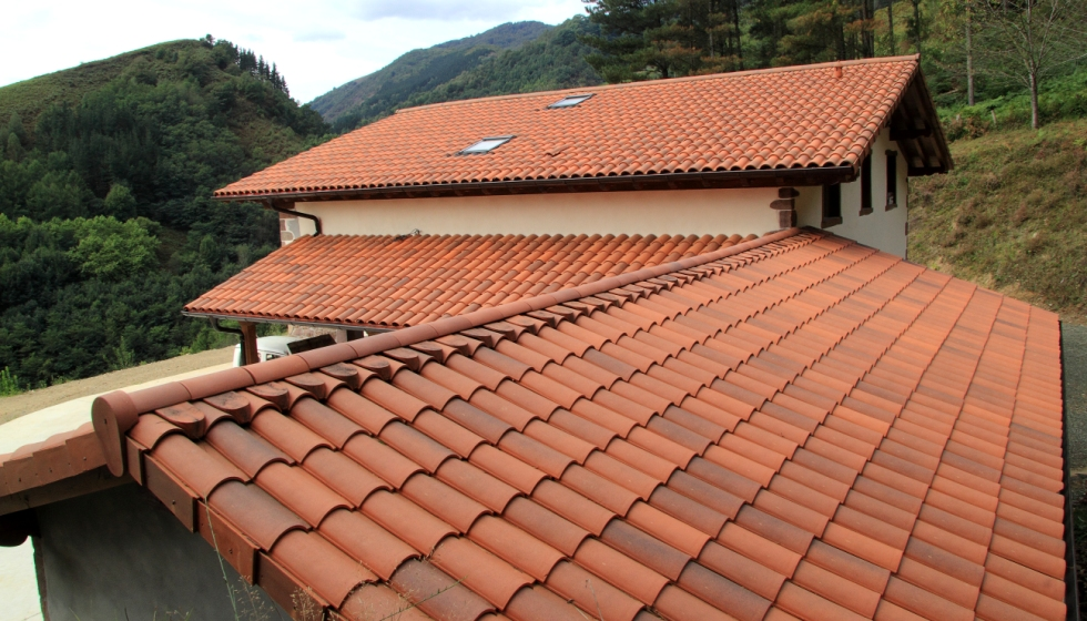 hay que tener en cuenta para la pendiente mínima la cubierta? BMI España