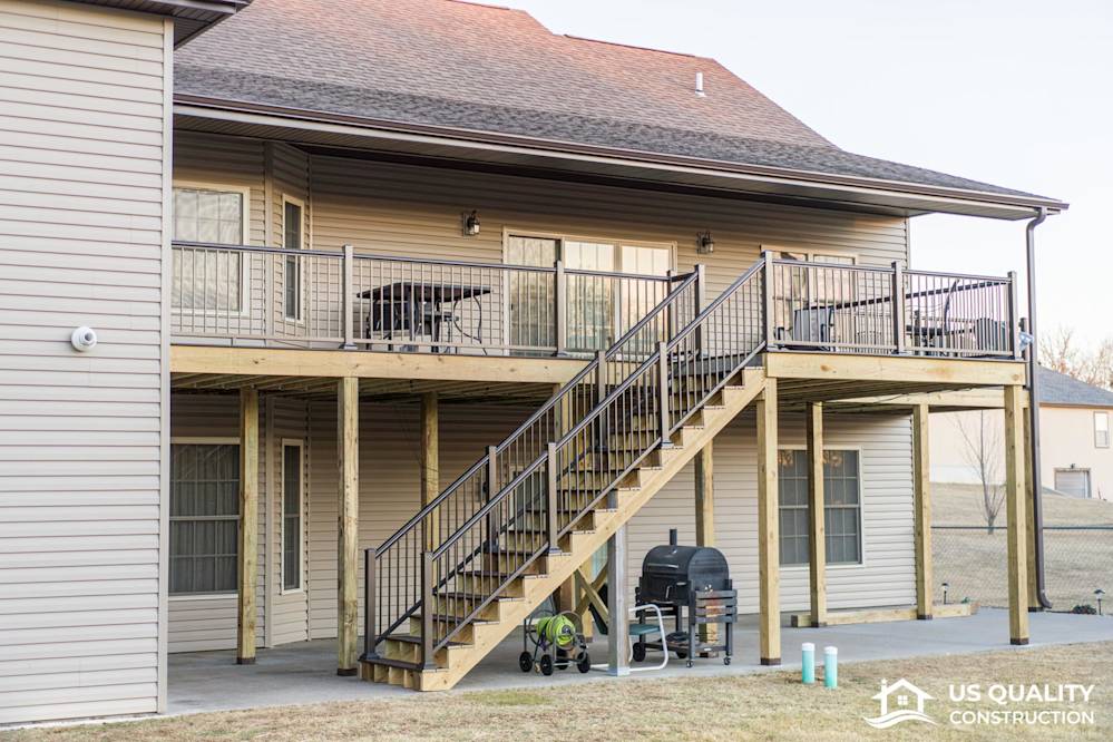 Vinyl Siding, Trim, Soffit & Gutters