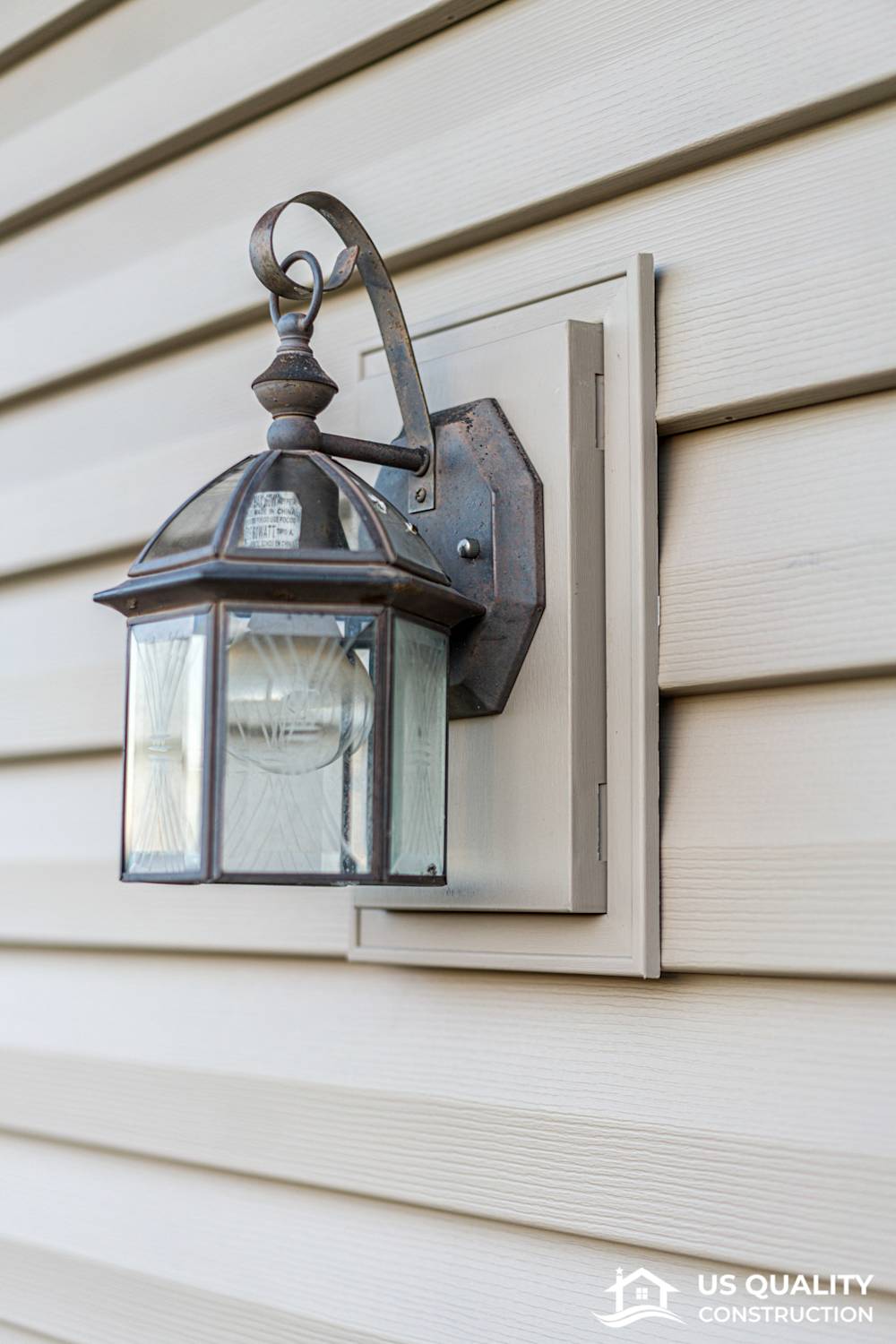 Vinyl Siding, Trim, Soffit & Gutters