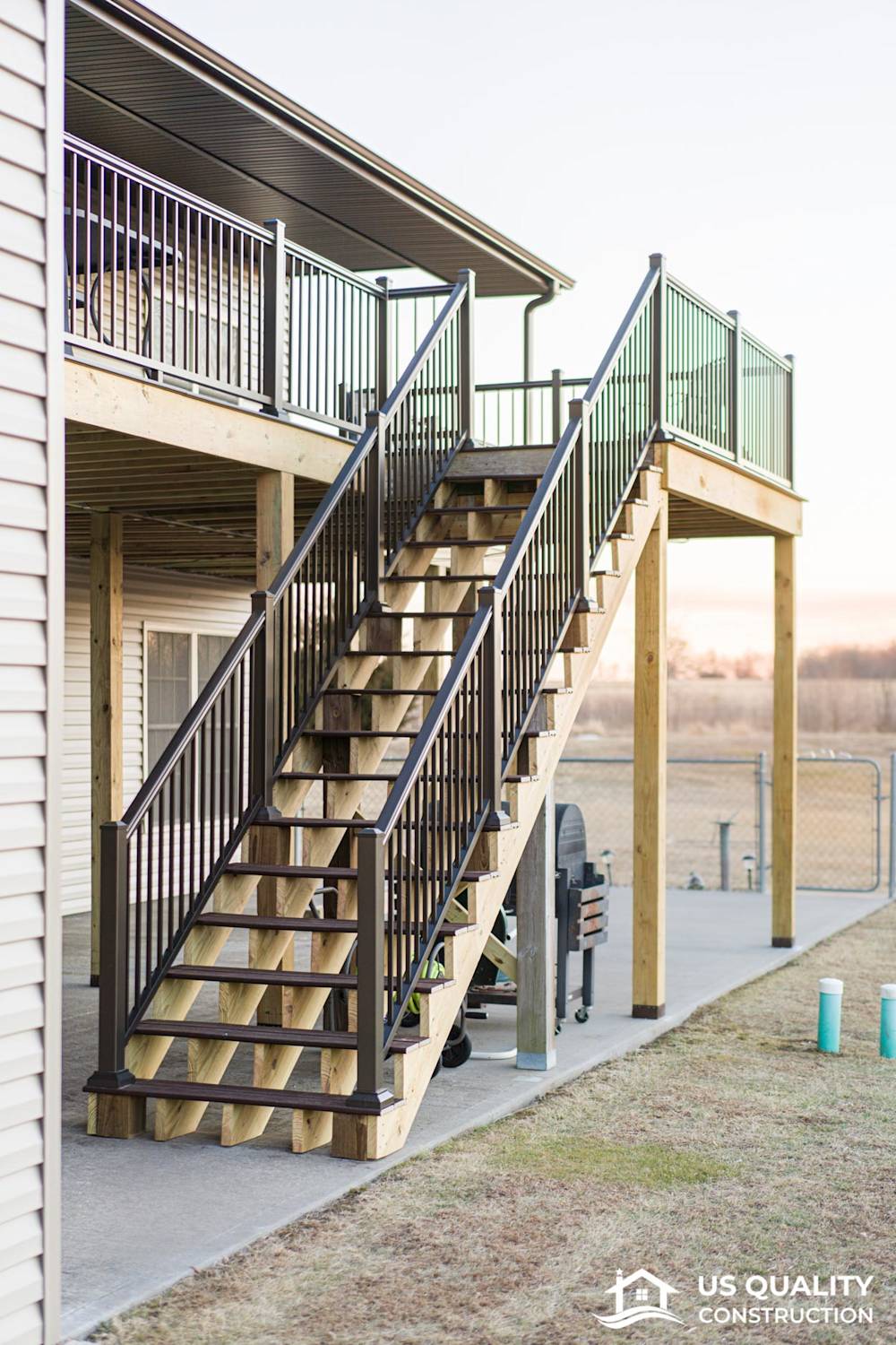 Vinyl Siding, Trim, Soffit & Gutters