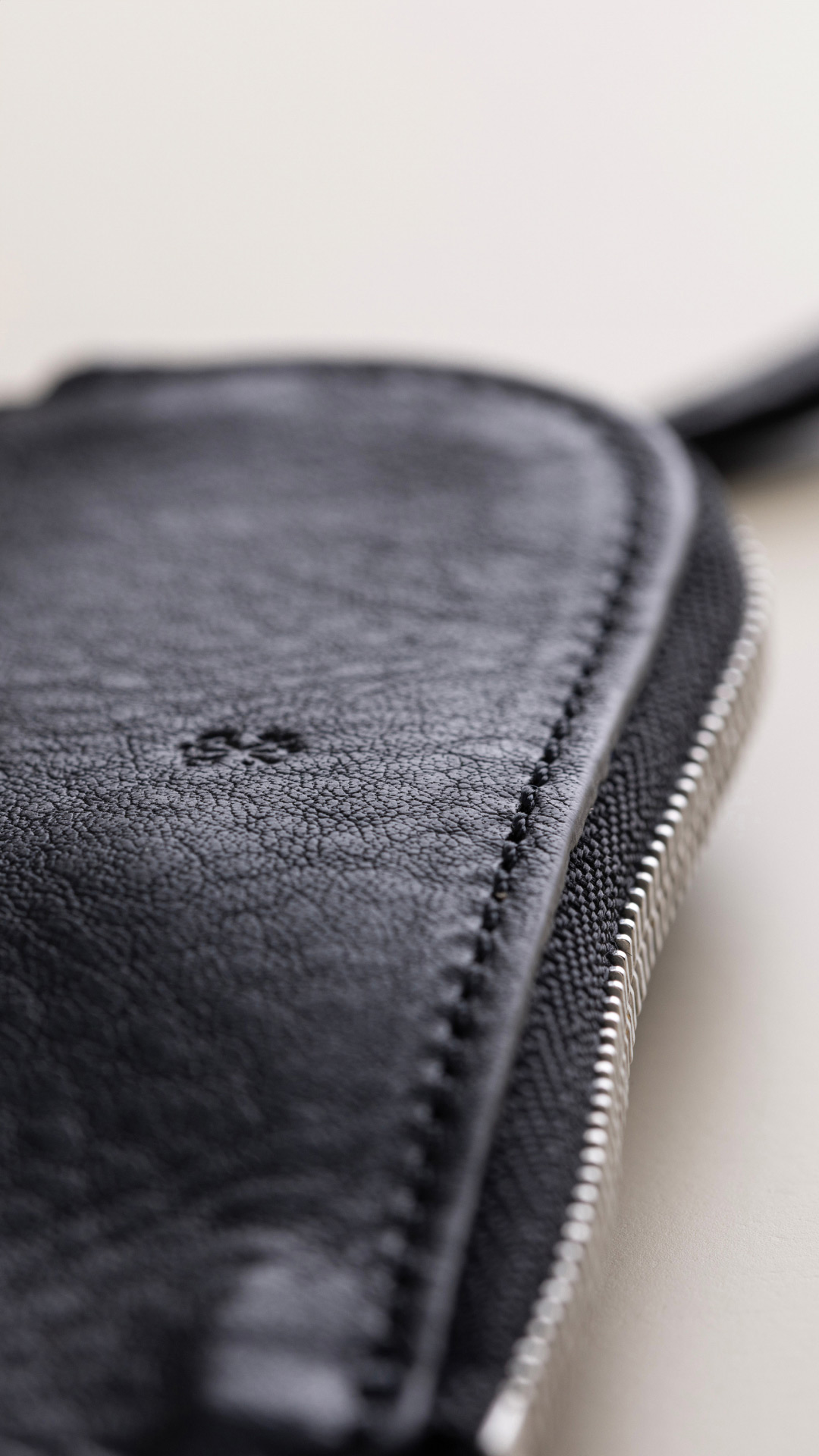Key pouch, black - Arts & Science | AGOBAY