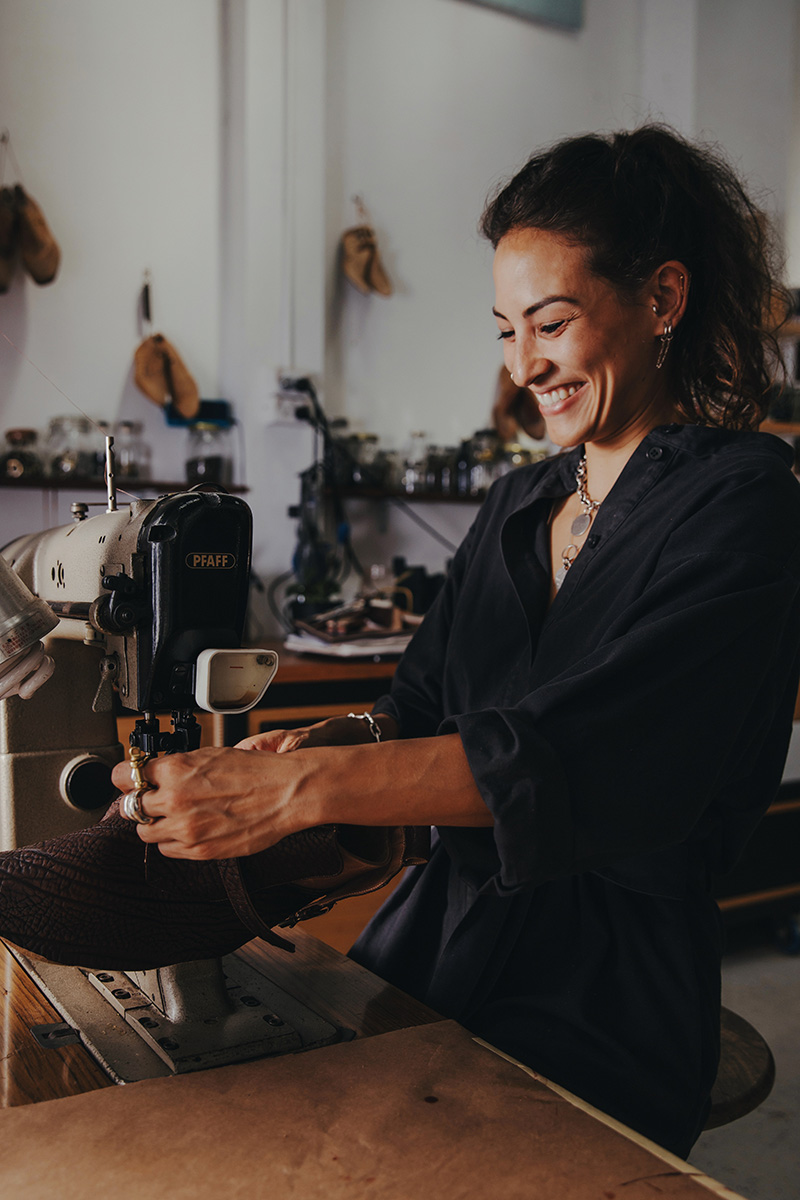 The Balvenie Boot for men in the making - stitching the upper