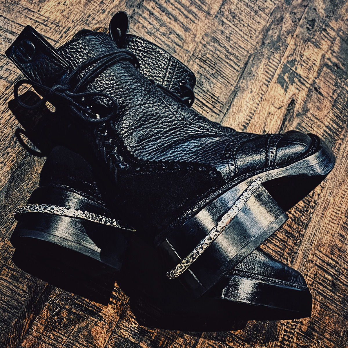 Danny highlight image 2 - signature back lacing