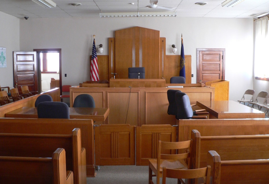 A photo of a courtroom.