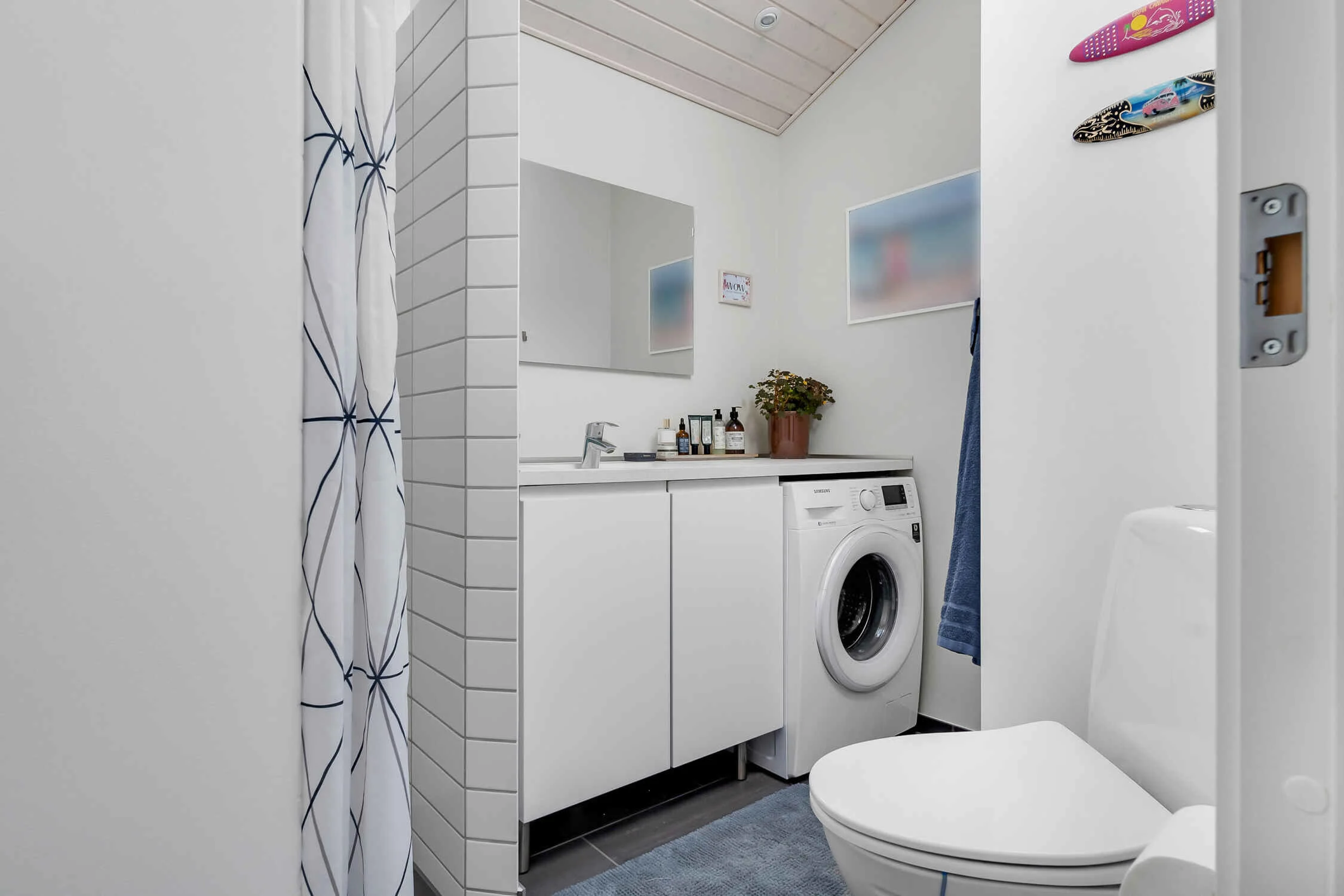 bathroom-toilet