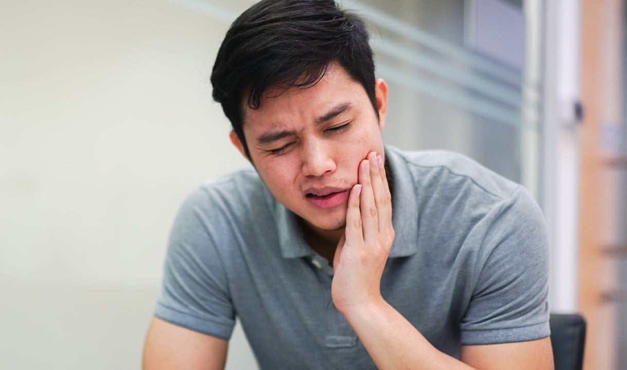 What’s the difference between toothache and sensitive teeth? - Image - Listerine - en-SG