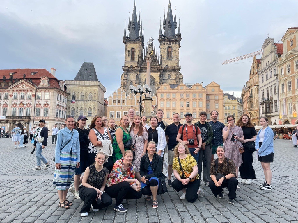Kamarikuoro Laurus kuoromatkalla Prahassa kesällä 2024.