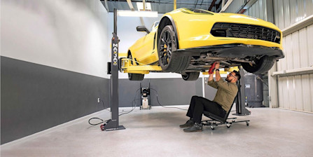 MaxJax Portable Two Post Lift With Reclining Creeper