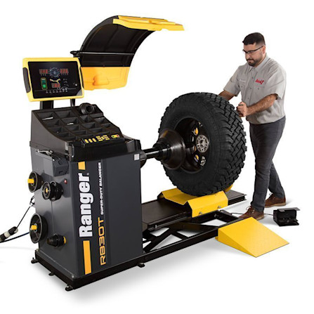 Ranger RB30T Hybrid Truck And Passenger Wheel Balancer
