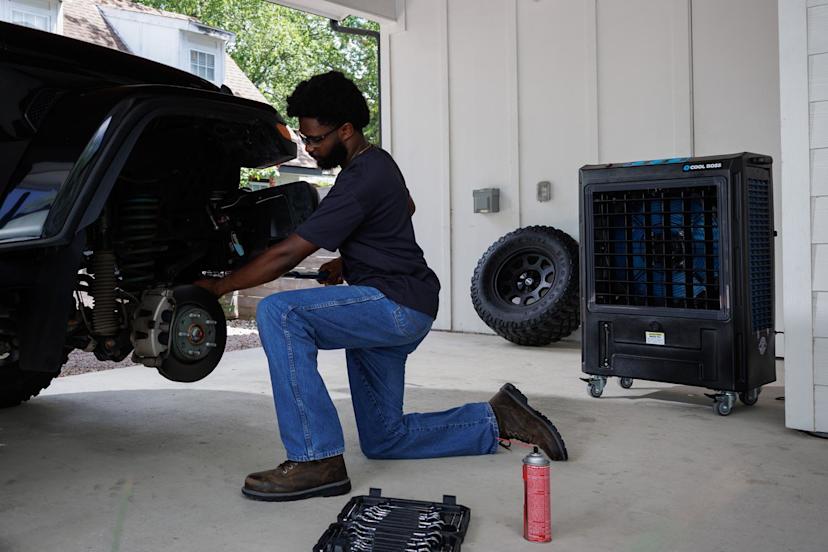 cool-boss-garage-evaporative-air-cooler-automotive-workshop-cooling