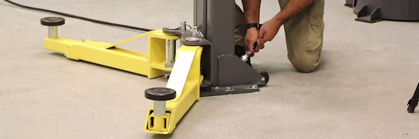 maxjax-portable-car-lift-two-post-5175548-bolted-down-installation-process-01