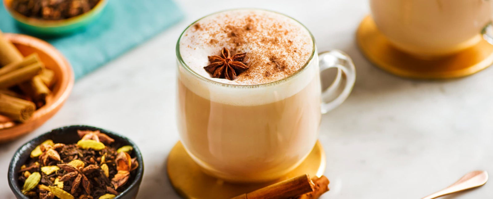Chai latte, la bebida india de té con leche y especias