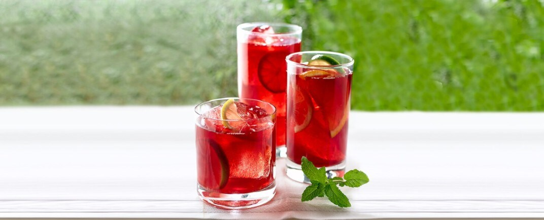 Sparkling Chilled Pomegranate Tea | Lipton