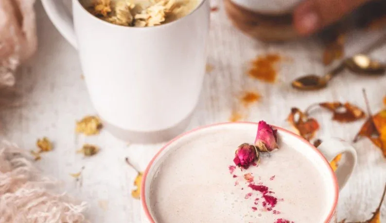HOW TO MAKE A CHAMOMILE LATTE