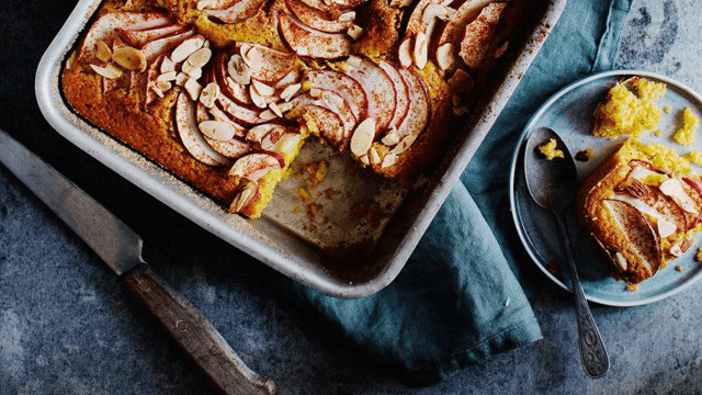 Saffranskaka med äpple