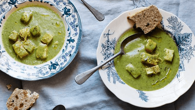 Potatis- och purjolökssoppa med spenat och lax- och torsktärningar